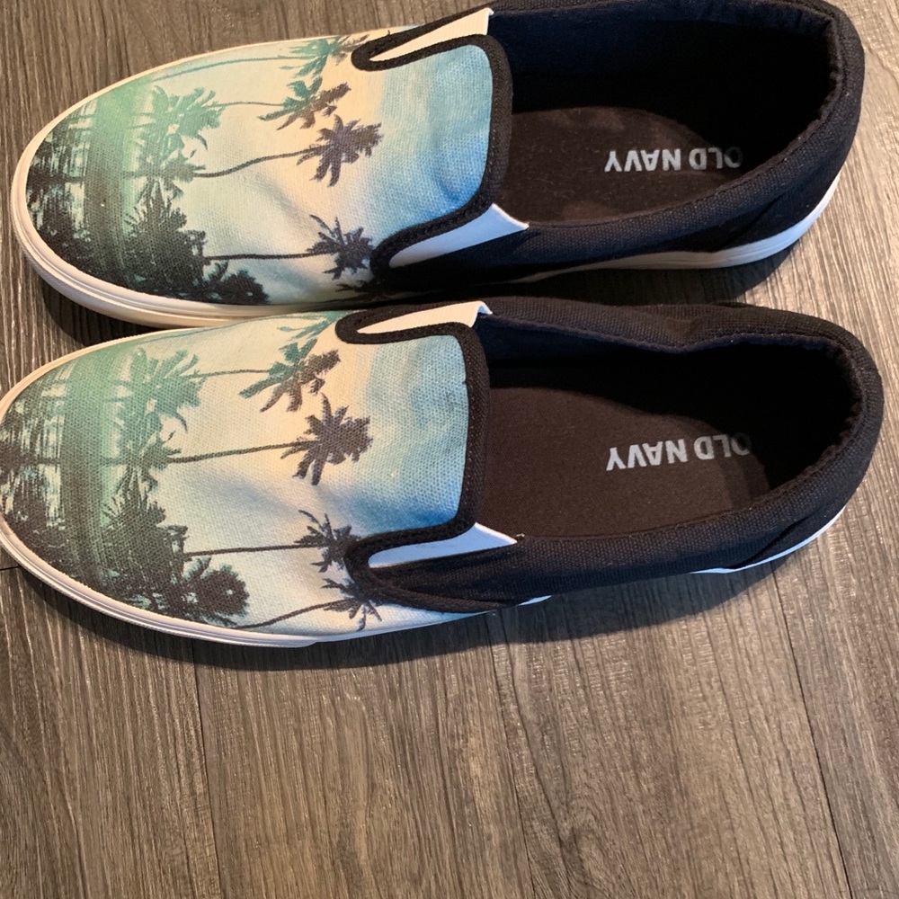 Men Beach wear shoes. - Picture 2 of 4